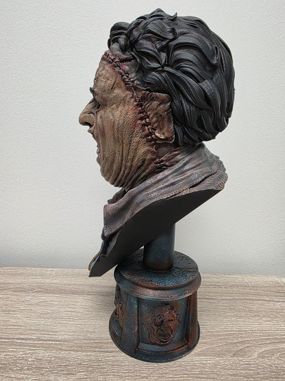 Leatherface Collector Premium Bust – Hand-Painted Horror Statue | Texas Chainsaw Massacre Inspired